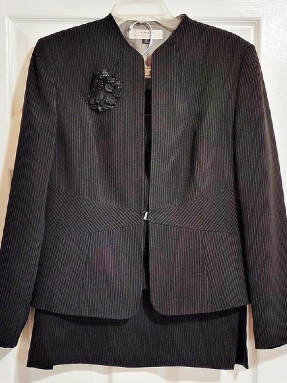 Tahari Arthur S. Levine Pinstriped Blazer Black Size 14 Like New